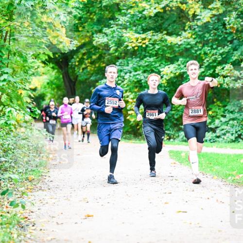 12.10.2025 - Bramfelder Halbmarathon 2025 Dr. Thomas Lammeyer http://msf.ph/oto/9350819 12.10.2025 10:36:03 Laufen 2552, 2961, 2881 meine-sportfotos.de
