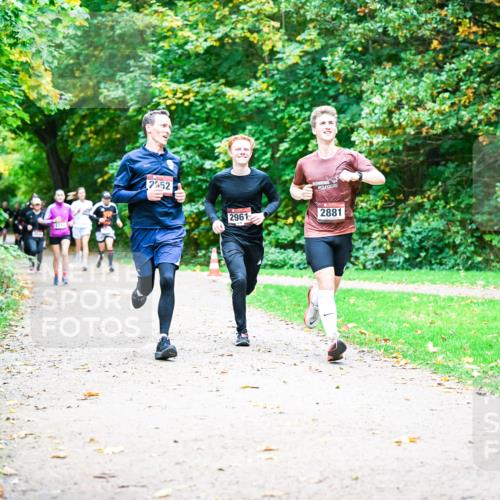 12.10.2025 - Bramfelder Halbmarathon 2025 Dr. Thomas Lammeyer http://msf.ph/oto/9350824 12.10.2025 10:36:04 Laufen 2752, 2961, 2881 meine-sportfotos.de