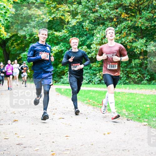 12.10.2025 - Bramfelder Halbmarathon 2025 Dr. Thomas Lammeyer http://msf.ph/oto/9350829 12.10.2025 10:36:05 Laufen 296, 2881 meine-sportfotos.de