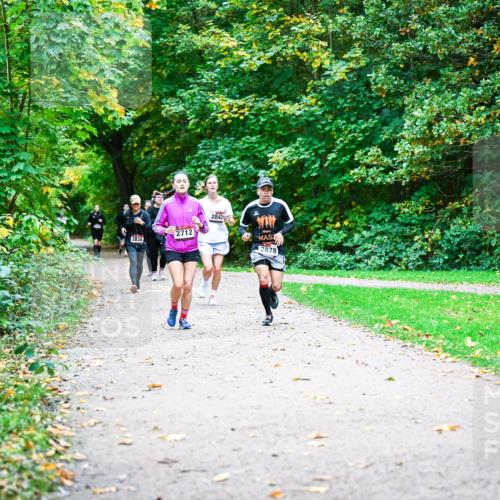 12.10.2025 - Bramfelder Halbmarathon 2025 Dr. Thomas Lammeyer http://msf.ph/oto/9350833 12.10.2025 10:36:08 Laufen 2836, 2712, 2842, 2878 meine-sportfotos.de
