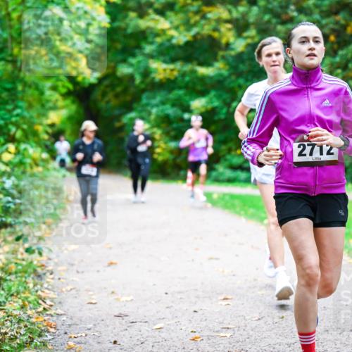 12.10.2025 - Bramfelder Halbmarathon 2025 Dr. Thomas Lammeyer http://msf.ph/oto/9350857 12.10.2025 10:36:12 Laufen 2712 meine-sportfotos.de