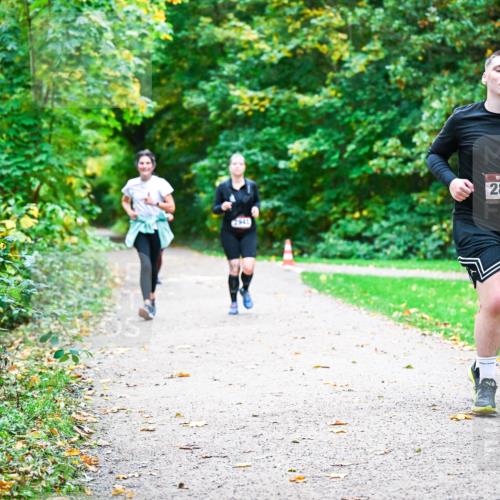 12.10.2025 - Bramfelder Halbmarathon 2025 Dr. Thomas Lammeyer http://msf.ph/oto/9350913 12.10.2025 10:36:22 Laufen 2867 meine-sportfotos.de