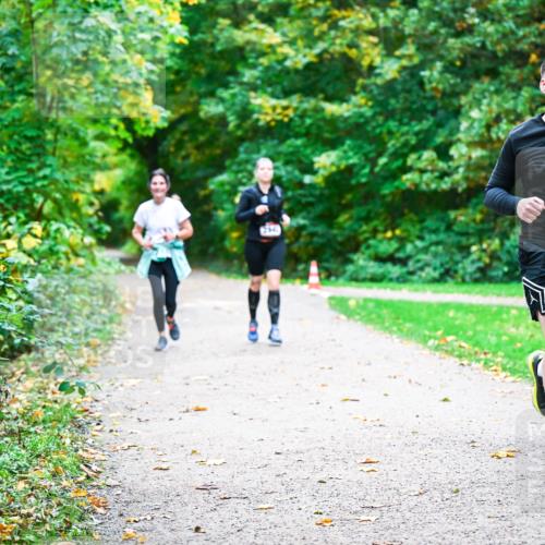12.10.2025 - Bramfelder Halbmarathon 2025 Dr. Thomas Lammeyer http://msf.ph/oto/9350914 12.10.2025 10:36:22 Laufen 2867 meine-sportfotos.de