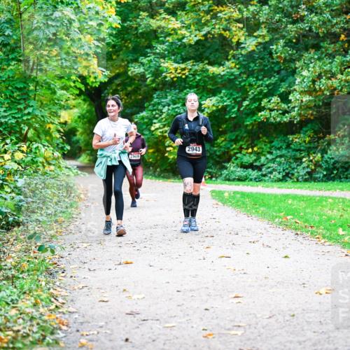 12.10.2025 - Bramfelder Halbmarathon 2025 Dr. Thomas Lammeyer http://msf.ph/oto/9350919 12.10.2025 10:36:23 Laufen 2909, 2943 meine-sportfotos.de