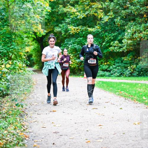 12.10.2025 - Bramfelder Halbmarathon 2025 Dr. Thomas Lammeyer http://msf.ph/oto/9350925 12.10.2025 10:36:24 Laufen 2909, 2943 meine-sportfotos.de
