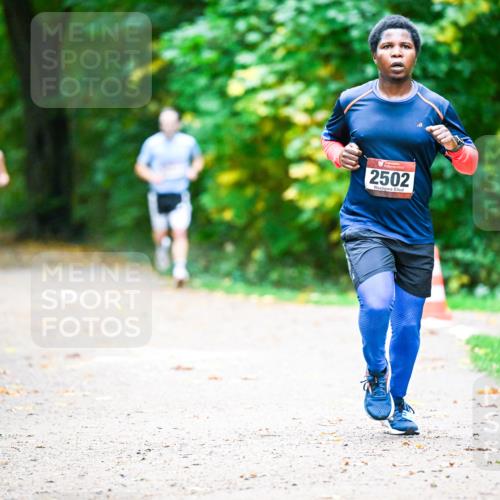 12.10.2025 - Bramfelder Halbmarathon 2025 Dr. Thomas Lammeyer http://msf.ph/oto/9350959 12.10.2025 10:36:52 Laufen 10, 2502 meine-sportfotos.de