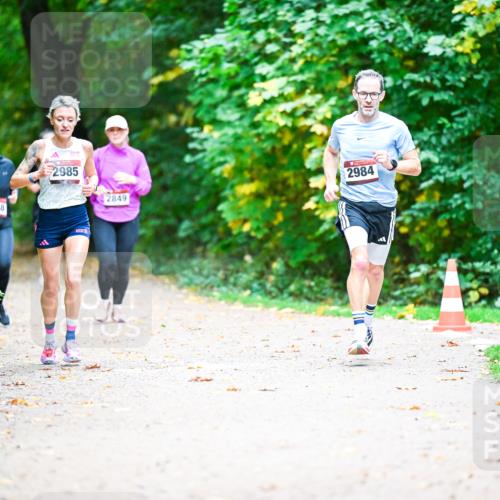 12.10.2025 - Bramfelder Halbmarathon 2025 Dr. Thomas Lammeyer http://msf.ph/oto/9350978 12.10.2025 10:36:56 Laufen 2728, 2985, 2849, 2984 meine-sportfotos.de
