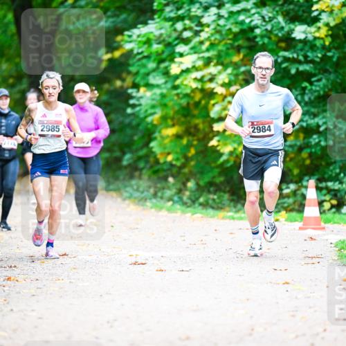 12.10.2025 - Bramfelder Halbmarathon 2025 Dr. Thomas Lammeyer http://msf.ph/oto/9350980 12.10.2025 10:36:56 Laufen 55, 2985, 2984 meine-sportfotos.de