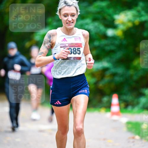 12.10.2025 - Bramfelder Halbmarathon 2025 Dr. Thomas Lammeyer http://msf.ph/oto/9351004 12.10.2025 10:37:00 Laufen 34, 985 meine-sportfotos.de