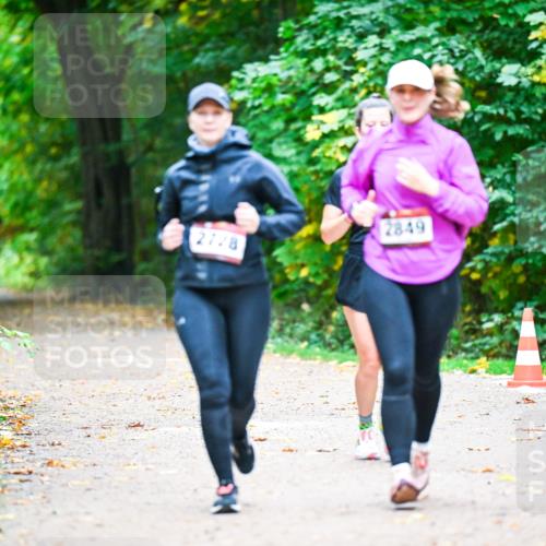 12.10.2025 - Bramfelder Halbmarathon 2025 Dr. Thomas Lammeyer http://msf.ph/oto/9351016 12.10.2025 10:37:02 Laufen 2849, 2728 meine-sportfotos.de