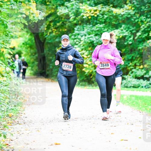 12.10.2025 - Bramfelder Halbmarathon 2025 Dr. Thomas Lammeyer http://msf.ph/oto/9351021 12.10.2025 10:37:04 Laufen 2849, 2728 meine-sportfotos.de