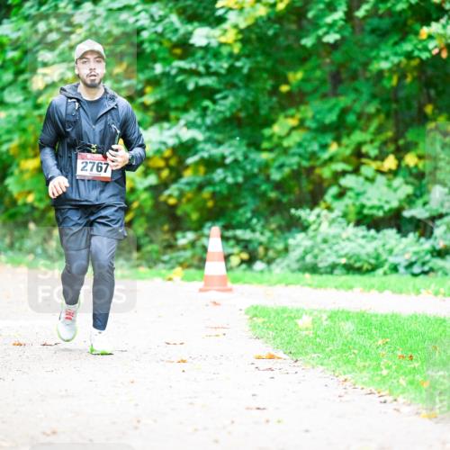 12.10.2025 - Bramfelder Halbmarathon 2025 Dr. Thomas Lammeyer http://msf.ph/oto/9351033 12.10.2025 10:37:16 Laufen 2767 meine-sportfotos.de