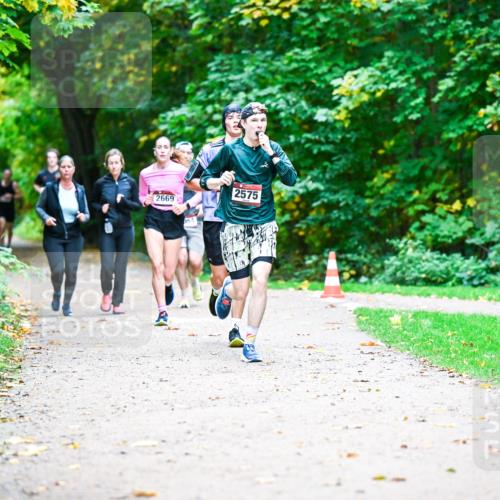 12.10.2025 - Bramfelder Halbmarathon 2025 Dr. Thomas Lammeyer http://msf.ph/oto/9351077 12.10.2025 10:37:32 Laufen 2669, 54, 2575 meine-sportfotos.de