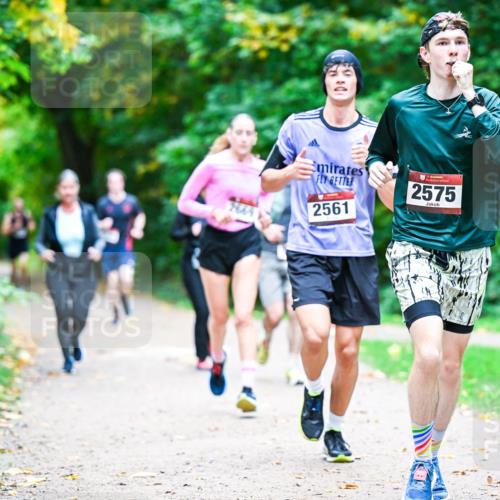 12.10.2025 - Bramfelder Halbmarathon 2025 Dr. Thomas Lammeyer http://msf.ph/oto/9351095 12.10.2025 10:37:34 Laufen 2561, 2575 meine-sportfotos.de