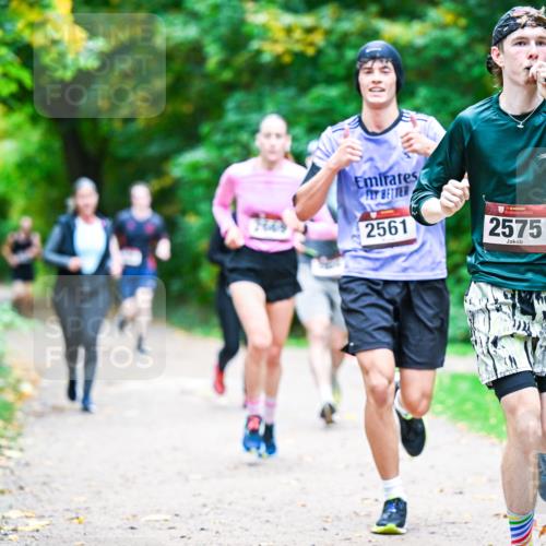 12.10.2025 - Bramfelder Halbmarathon 2025 Dr. Thomas Lammeyer http://msf.ph/oto/9351097 12.10.2025 10:37:34 Laufen 2561, 34, 2575 meine-sportfotos.de