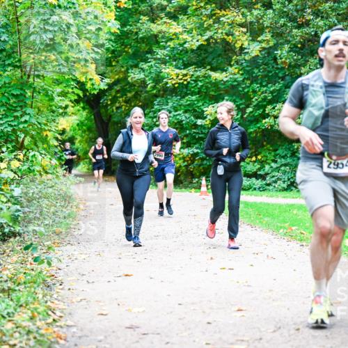 12.10.2025 - Bramfelder Halbmarathon 2025 Dr. Thomas Lammeyer http://msf.ph/oto/9351113 12.10.2025 10:37:38 Laufen 2990, 2954 meine-sportfotos.de