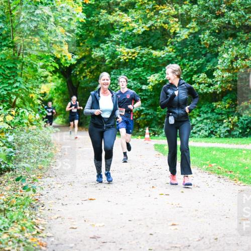 12.10.2025 - Bramfelder Halbmarathon 2025 Dr. Thomas Lammeyer http://msf.ph/oto/9351117 12.10.2025 10:37:38 Laufen 990, 29 meine-sportfotos.de