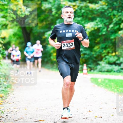 12.10.2025 - Bramfelder Halbmarathon 2025 Dr. Thomas Lammeyer http://msf.ph/oto/9351162 12.10.2025 10:37:47 Laufen 2432 meine-sportfotos.de