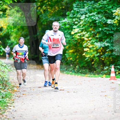 12.10.2025 - Bramfelder Halbmarathon 2025 Dr. Thomas Lammeyer http://msf.ph/oto/9351172 12.10.2025 10:37:50 Laufen 2198, 2755 meine-sportfotos.de