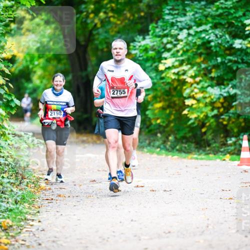 12.10.2025 - Bramfelder Halbmarathon 2025 Dr. Thomas Lammeyer http://msf.ph/oto/9351175 12.10.2025 10:37:51 Laufen 2198, 2755 meine-sportfotos.de