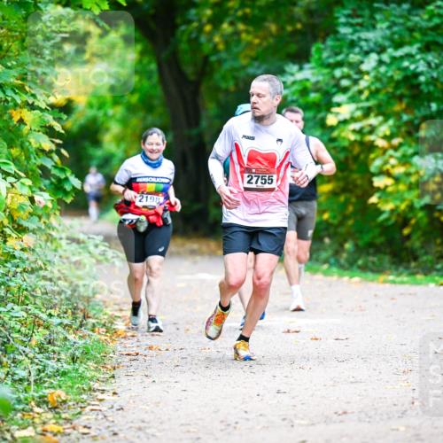 12.10.2025 - Bramfelder Halbmarathon 2025 Dr. Thomas Lammeyer http://msf.ph/oto/9351179 12.10.2025 10:37:51 Laufen 2198, 2755 meine-sportfotos.de