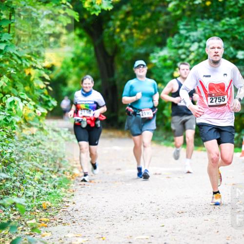 12.10.2025 - Bramfelder Halbmarathon 2025 Dr. Thomas Lammeyer http://msf.ph/oto/9351187 12.10.2025 10:37:52 Laufen 219, 2195, 2755 meine-sportfotos.de