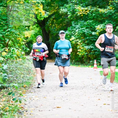 12.10.2025 - Bramfelder Halbmarathon 2025 Dr. Thomas Lammeyer http://msf.ph/oto/9351197 12.10.2025 10:37:55 Laufen 2198, 2195, 2765 meine-sportfotos.de