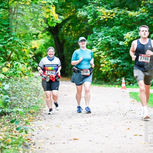 12.10.2025 - Bramfelder Halbmarathon 2025 Dr. Thomas Lammeyer http://msf.ph/oto/9351198 12.10.2025 10:37:55 Laufen 2198, 2195, 2765 meine-sportfotos.de