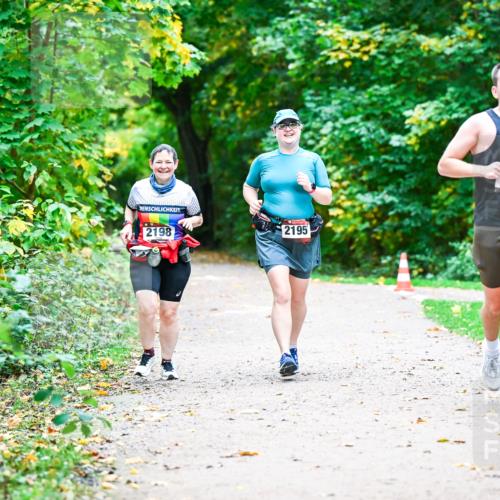 12.10.2025 - Bramfelder Halbmarathon 2025 Dr. Thomas Lammeyer http://msf.ph/oto/9351201 12.10.2025 10:37:56 Laufen 2198, 2195, 2765 meine-sportfotos.de