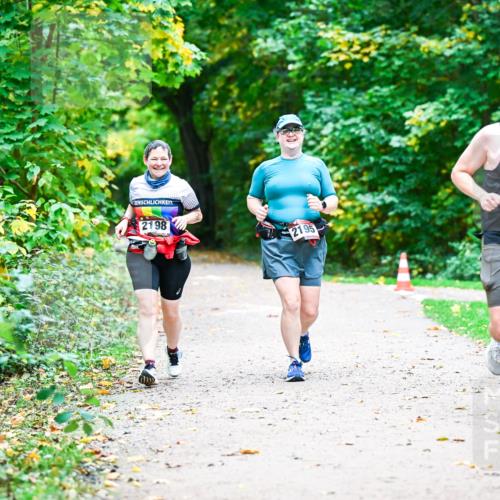 12.10.2025 - Bramfelder Halbmarathon 2025 Dr. Thomas Lammeyer http://msf.ph/oto/9351202 12.10.2025 10:37:56 Laufen 2198, 2195, 2765 meine-sportfotos.de