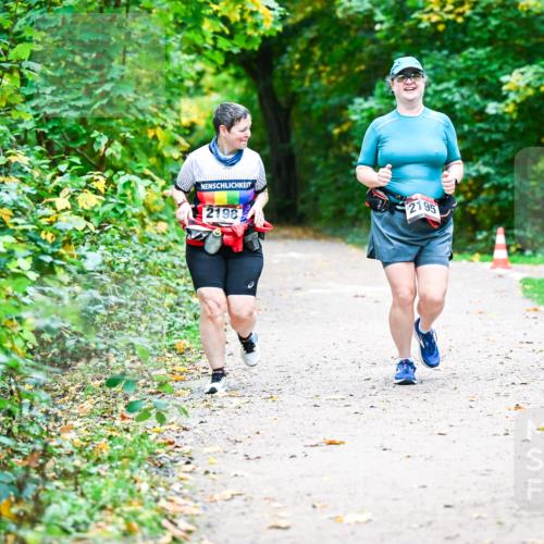 12.10.2025 - Bramfelder Halbmarathon 2025 Dr. Thomas Lammeyer http://msf.ph/oto/9351205 12.10.2025 10:37:57 Laufen 2198, 2195 meine-sportfotos.de