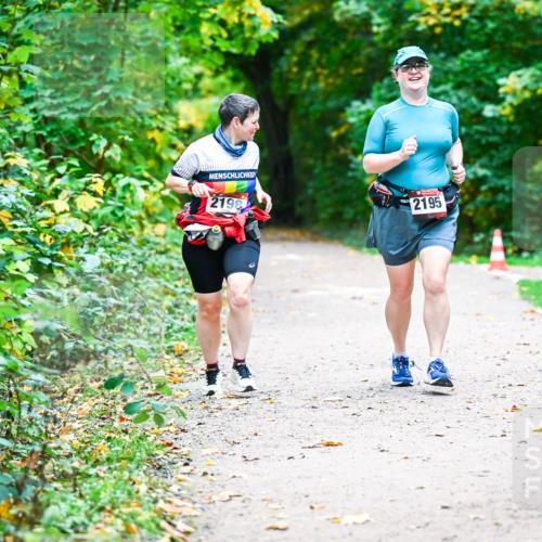 12.10.2025 - Bramfelder Halbmarathon 2025 Dr. Thomas Lammeyer http://msf.ph/oto/9351206 12.10.2025 10:37:57 Laufen 2198, 2195 meine-sportfotos.de