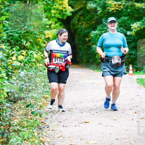 12.10.2025 - Bramfelder Halbmarathon 2025 Dr. Thomas Lammeyer http://msf.ph/oto/9351208 12.10.2025 10:37:57 Laufen 2198, 2195 meine-sportfotos.de