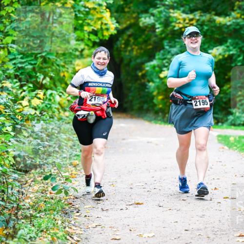 12.10.2025 - Bramfelder Halbmarathon 2025 Dr. Thomas Lammeyer http://msf.ph/oto/9351212 12.10.2025 10:37:58 Laufen 2198, 2195 meine-sportfotos.de