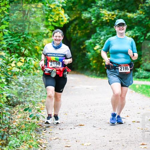 12.10.2025 - Bramfelder Halbmarathon 2025 Dr. Thomas Lammeyer http://msf.ph/oto/9351214 12.10.2025 10:37:58 Laufen 2198, 2195 meine-sportfotos.de