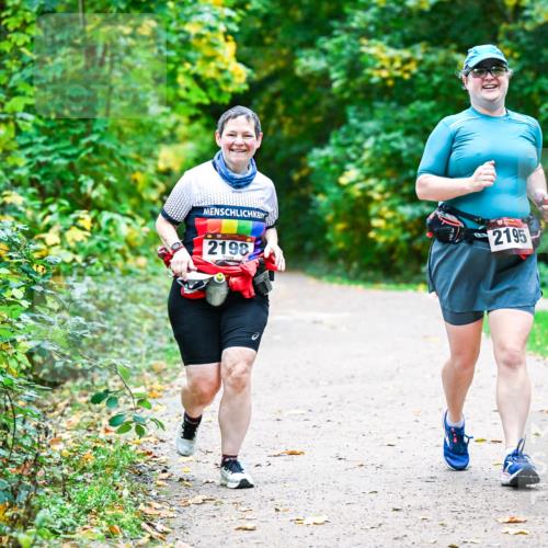 12.10.2025 - Bramfelder Halbmarathon 2025 Dr. Thomas Lammeyer http://msf.ph/oto/9351218 12.10.2025 10:37:58 Laufen 2198, 2195 meine-sportfotos.de