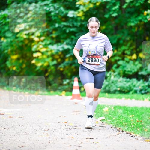 12.10.2025 - Bramfelder Halbmarathon 2025 Dr. Thomas Lammeyer http://msf.ph/oto/9351247 12.10.2025 10:38:22 Laufen 2910, 2920 meine-sportfotos.de