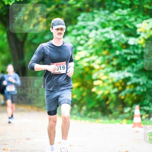 12.10.2025 - Bramfelder Halbmarathon 2025 Dr. Thomas Lammeyer http://msf.ph/oto/9351255 12.10.2025 10:38:24 Laufen 19 meine-sportfotos.de
