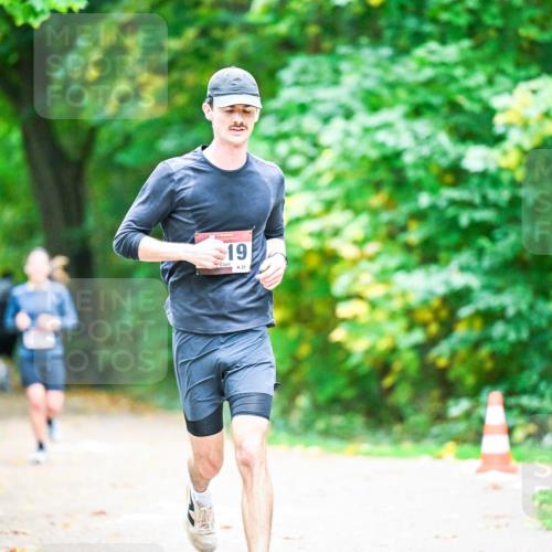 12.10.2025 - Bramfelder Halbmarathon 2025 Dr. Thomas Lammeyer http://msf.ph/oto/9351256 12.10.2025 10:38:24 Laufen 19, 31 meine-sportfotos.de