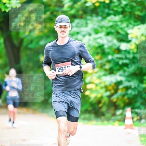 12.10.2025 - Bramfelder Halbmarathon 2025 Dr. Thomas Lammeyer http://msf.ph/oto/9351259 12.10.2025 10:38:24 Laufen 29 meine-sportfotos.de