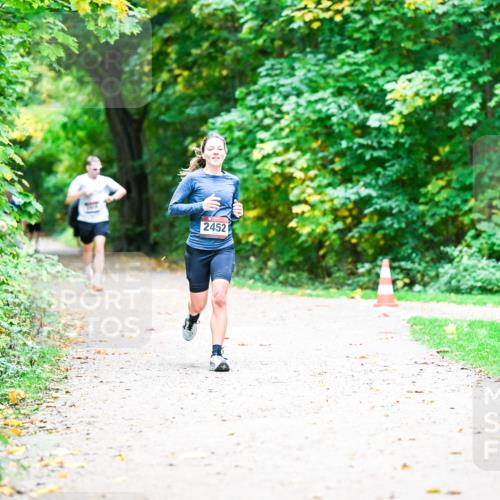 12.10.2025 - Bramfelder Halbmarathon 2025 Dr. Thomas Lammeyer http://msf.ph/oto/9351274 12.10.2025 10:38:29 Laufen 2452 meine-sportfotos.de