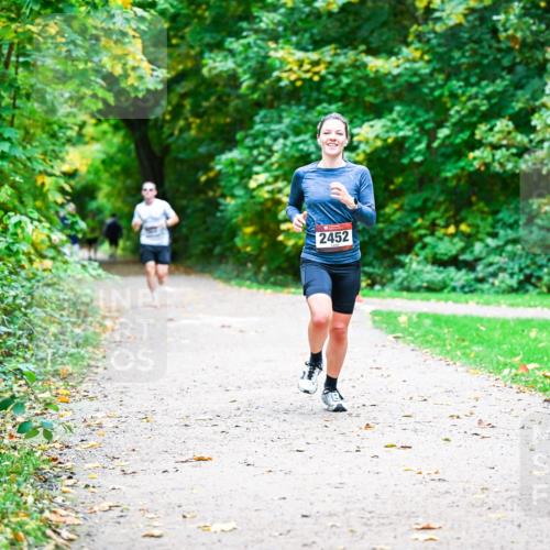 12.10.2025 - Bramfelder Halbmarathon 2025 Dr. Thomas Lammeyer http://msf.ph/oto/9351289 12.10.2025 10:38:31 Laufen 2452 meine-sportfotos.de