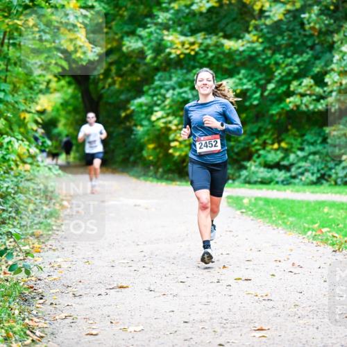 12.10.2025 - Bramfelder Halbmarathon 2025 Dr. Thomas Lammeyer http://msf.ph/oto/9351290 12.10.2025 10:38:31 Laufen 2452 meine-sportfotos.de