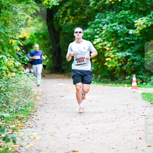 12.10.2025 - Bramfelder Halbmarathon 2025 Dr. Thomas Lammeyer http://msf.ph/oto/9351306 12.10.2025 10:38:34 Laufen 2908 meine-sportfotos.de