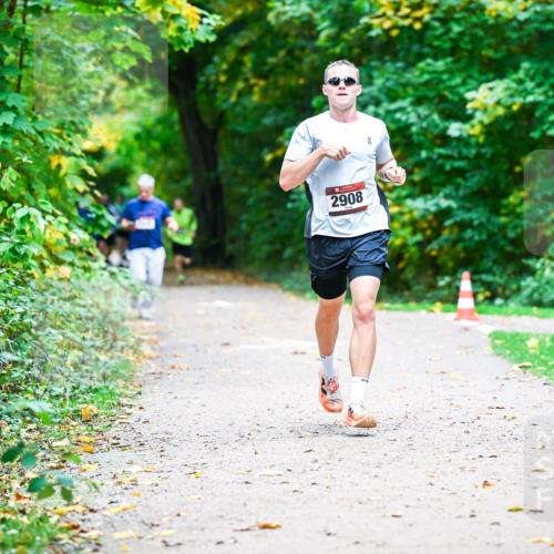 12.10.2025 - Bramfelder Halbmarathon 2025 Dr. Thomas Lammeyer http://msf.ph/oto/9351313 12.10.2025 10:38:35 Laufen 2908 meine-sportfotos.de