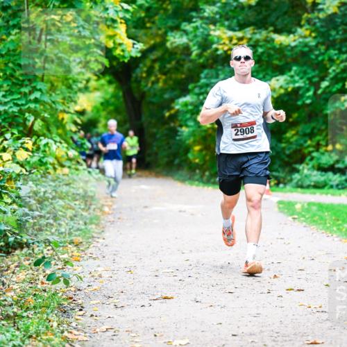 12.10.2025 - Bramfelder Halbmarathon 2025 Dr. Thomas Lammeyer http://msf.ph/oto/9351319 12.10.2025 10:38:36 Laufen 2908 meine-sportfotos.de