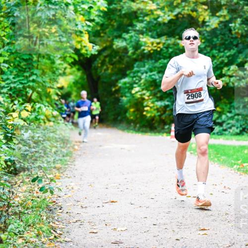 12.10.2025 - Bramfelder Halbmarathon 2025 Dr. Thomas Lammeyer http://msf.ph/oto/9351324 12.10.2025 10:38:37 Laufen 2908 meine-sportfotos.de