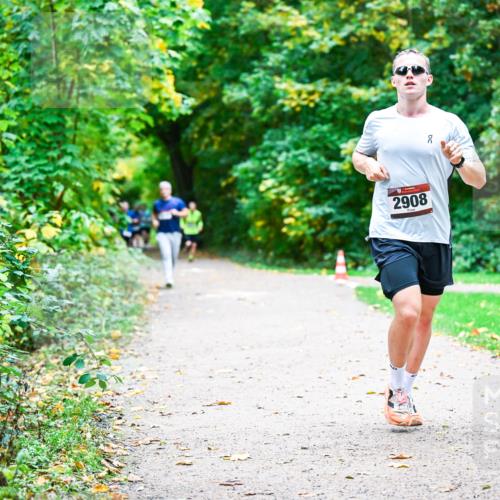12.10.2025 - Bramfelder Halbmarathon 2025 Dr. Thomas Lammeyer http://msf.ph/oto/9351326 12.10.2025 10:38:37 Laufen 2908 meine-sportfotos.de