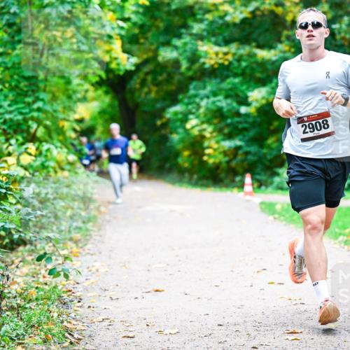 12.10.2025 - Bramfelder Halbmarathon 2025 Dr. Thomas Lammeyer http://msf.ph/oto/9351327 12.10.2025 10:38:37 Laufen 2908 meine-sportfotos.de