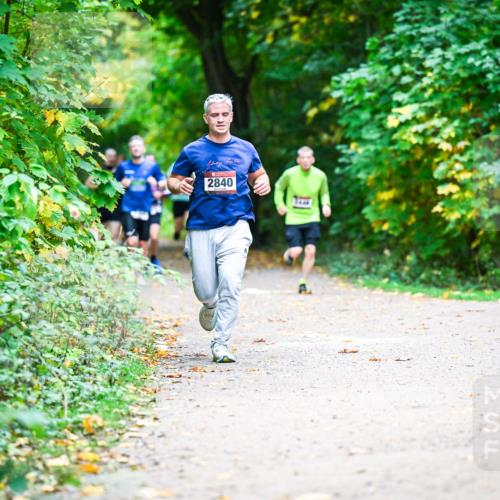 12.10.2025 - Bramfelder Halbmarathon 2025 Dr. Thomas Lammeyer http://msf.ph/oto/9351330 12.10.2025 10:38:39 Laufen 2840 meine-sportfotos.de
